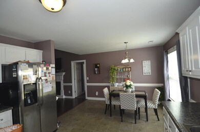 3717 Tifgreen Dr, Greenville, NC 27834 - photo 7