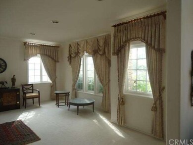 Open, airy with lot of Sun shine Living room