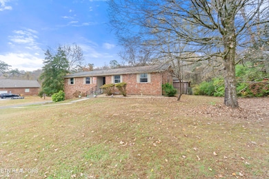 204 Anderson Dr, Knoxville, TN 37920 - photo 2