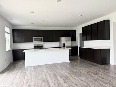 200 Ames Dr, Whiteland, IN 46184 - photo 2