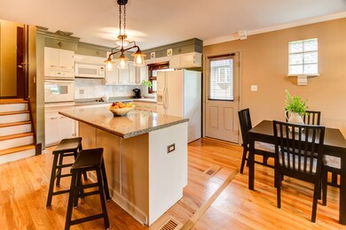 316 N Shady Ln, Elmhurst, IL 60126 - photo 7