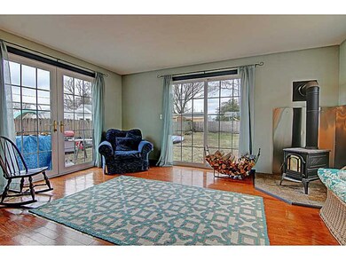 18 Meadowcrest Dr, Riverside, RI 02915 - photo 5