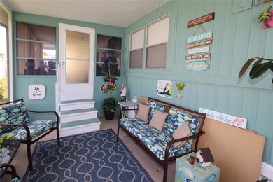 121 W Saint Johns Way, Apollo Beach, FL 33572 - photo 2