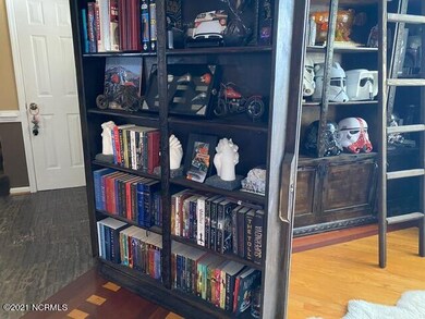 317 Richmond Dr, Jacksonville, NC 28540 - photo 4