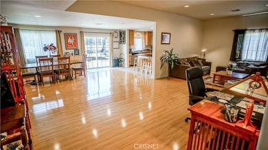 6512 Mary Ellen Ave, van Nuys, CA 91401 - photo 2