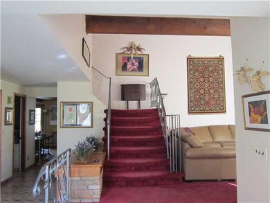 Foyer. Magnificent entrance with a huge foyer.