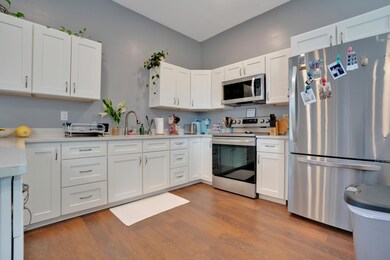 Loft Kitchen 1