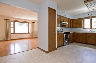 Living Room/Kitchen