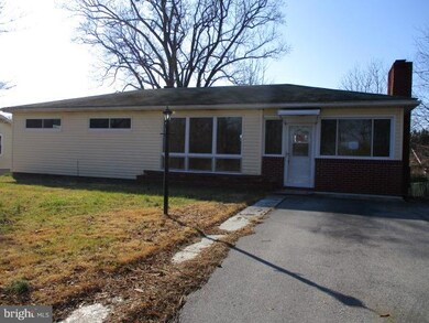 18019 Oak Ridge Dr, Hagerstown, MD 21740 - photo 2