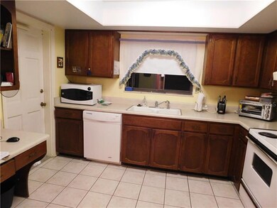 2228 Ohara Ct, Orlando, FL 32812 - photo 6