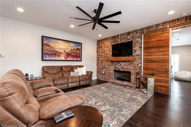Plenty of space to entertain!