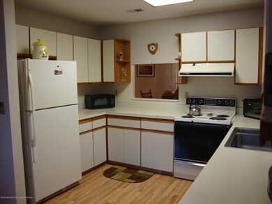 561 Petunia Lane 032