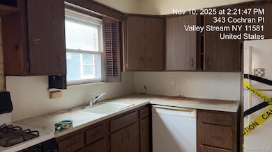 343 Cochran Place, Valley Stream, NY 11581 - photo 7
