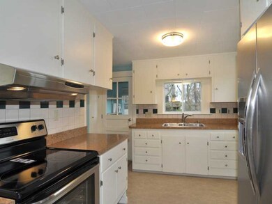 83 Mast St, Jamestown, RI 02835 - photo 5