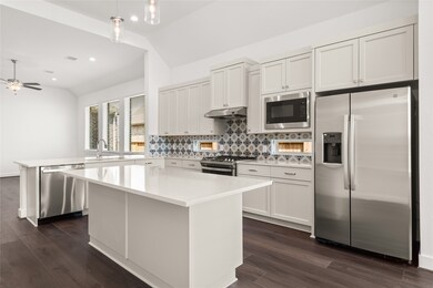 15564 Leopard Lily Ln, Conroe, TX 77302 - photo 5