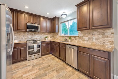 1801 Palo Duro St, Friendswood, TX 77546 - photo 3