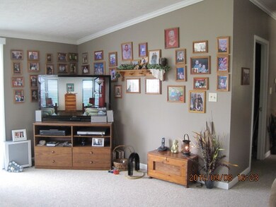 205 N Perry St, Kirklin, IN 46050 - photo 3