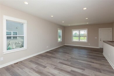 1470 Cardinal Ct, Newton, IA 50208 - photo 3