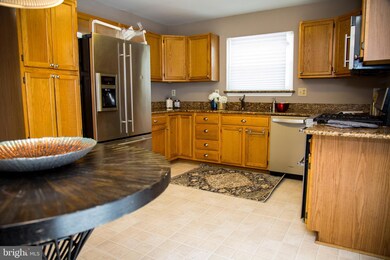 4915 Lockard Dr, Owings Mills, MD 21117 - photo 7