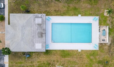 Pool 220717_CJ Condo-68