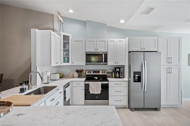 17611 Marco Island Ln, Fort Myers, FL 33908 - photo 4