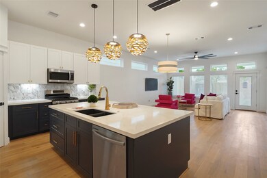 137 E 37th St unit A, Houston, TX 77018 - photo 4