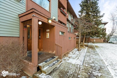 04-IMG_1478_Front Exterior_SSW