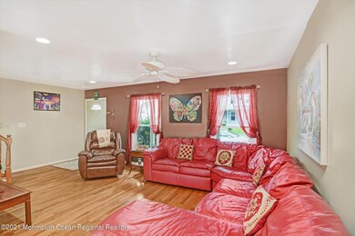 04-Living Room