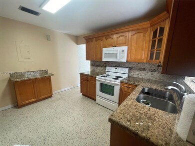 Front unit full kitchen