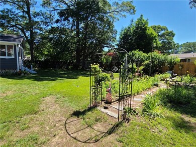 71 Haswill St, Warwick, RI 02889 - photo 5