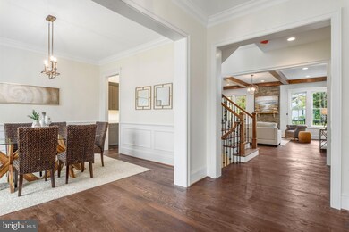 913 Ninovan Rd SE, Vienna, VA 22180 - photo 4