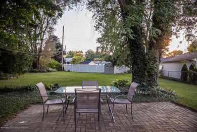 919 Pendleton Dr, Lansing, MI 48917 - photo 2