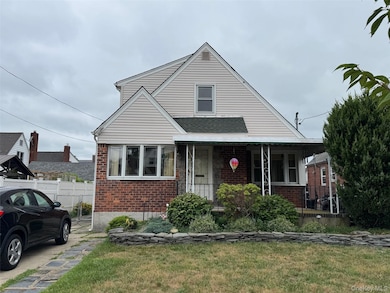 1403 Park Ave, New Hyde Park, NY 11040 - photo 4