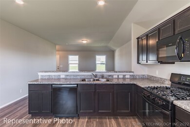 2804 E Quincy St, Broken Arrow, OK 74014 - photo 6