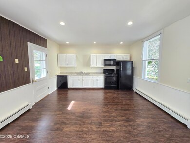 129 Spruce Aly, Milton, PA 17847 - photo 3