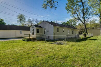 2842 E Cherry St-3