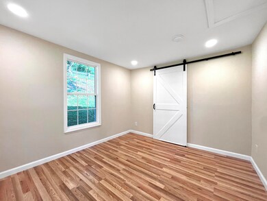 1701 Daytona Dr, Johnson City, TN 37601 - photo 4