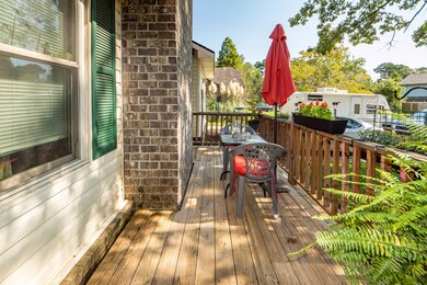 1002 Highland Pines Front Porch