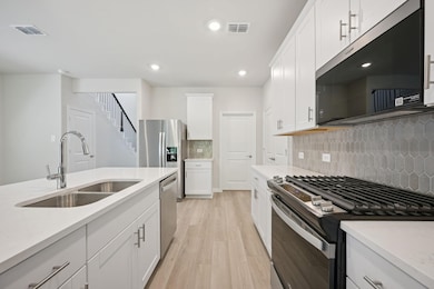 608 Clover Creek Dr, McKinney, TX 75071 - photo 2