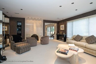 05_254KingfisherDrive_165_LivingRoom_Low