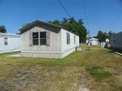 3315 Rosenberg St unit 4, Needville, TX 77461 - photo 3
