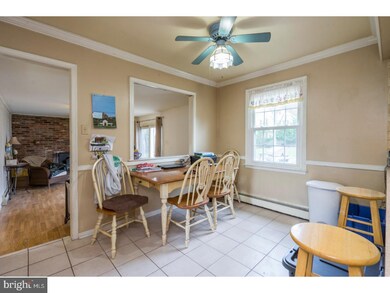 409 Grenoble Dr, Sellersville, PA 18960 - photo 5