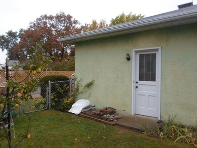 Side entry to garage