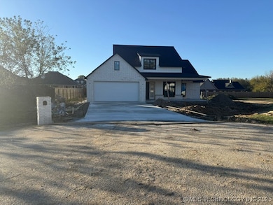 3618 W Evergreen St, Skiatook, OK 74070 - photo 2