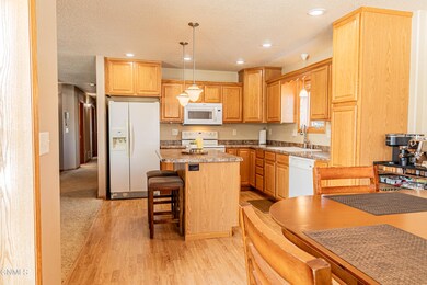 4221 Shaun Lane - MLS Size-8