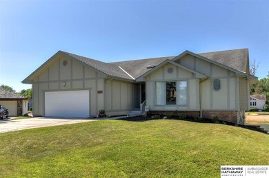 8507 Oahu Cir, Papillion, NE 68046 - photo 2