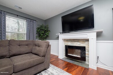 9102 Woodhold Ct, Louisville, KY 40291 - photo 6