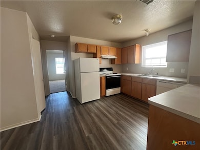 4200 Alan Kent Dr unit D, Killeen, TX 76549 - photo 4