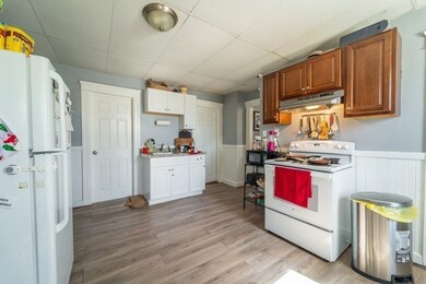 217 Beacon St, Worcester, MA 01610 - photo 7