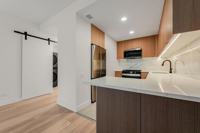 Metropolitan Tower unit 52E, New York, NY 10019 - photo 5